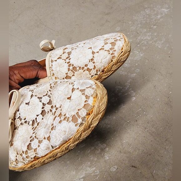 Stuart Weitzman   - Picture 3 of 15